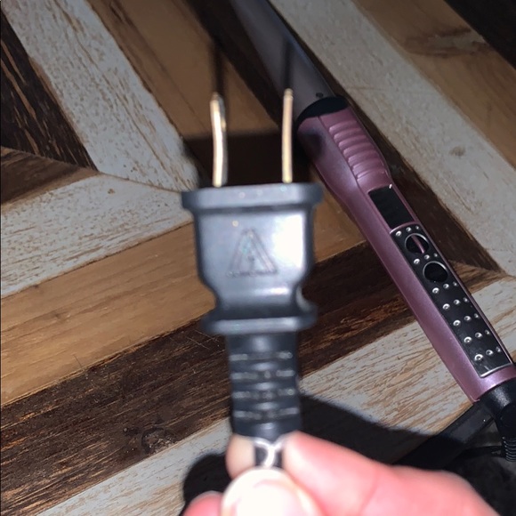 Conair Infinity curling iron. Excellent condition - Picture 2 of 3